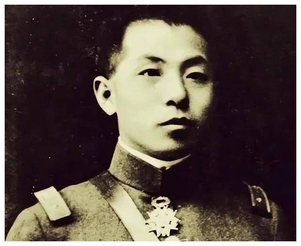 1933年，张学良被毒品困扰去上海，杜月笙只用一招就让其终生戒毒